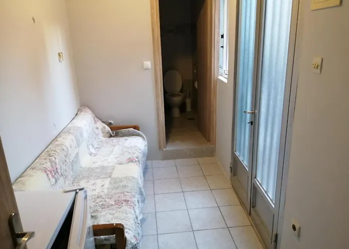 ελευθέριος, 1